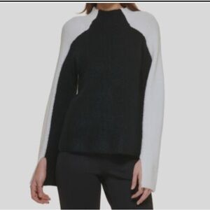 DKNY Black and White Women's Sweater - M